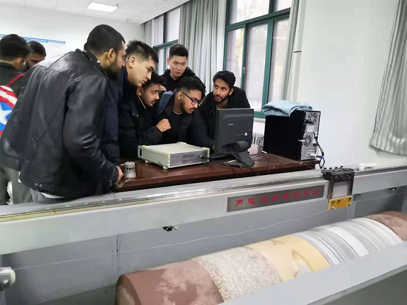 小井眼聲波測井實(shí)驗(yàn)